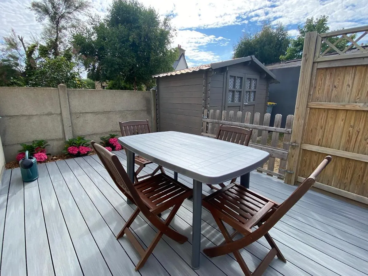 Maison De Pecheur Avec Terrasse A 450M De La Plage A Tregastel - Ref 184