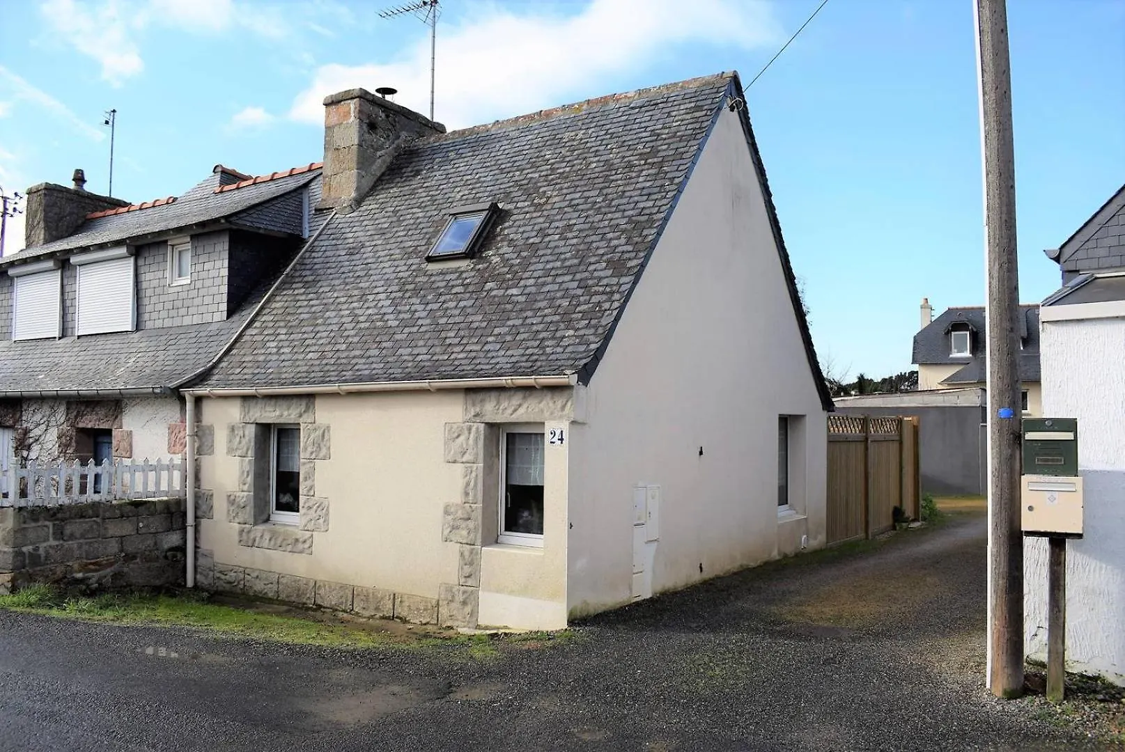 Maison De Pecheur Avec Terrasse A 450M De La Plage A Tregastel - Ref 184 0*,  France